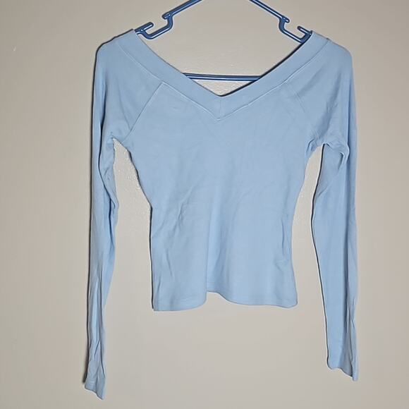 NWOT Shannen Slinky-fit tee by BDG Urban Outfitters Sz Medium Baby Blue - Picture 8 of 13